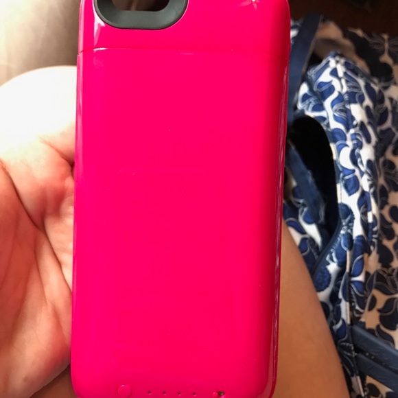 Morphie charging case with charger - Picture 2 of 2